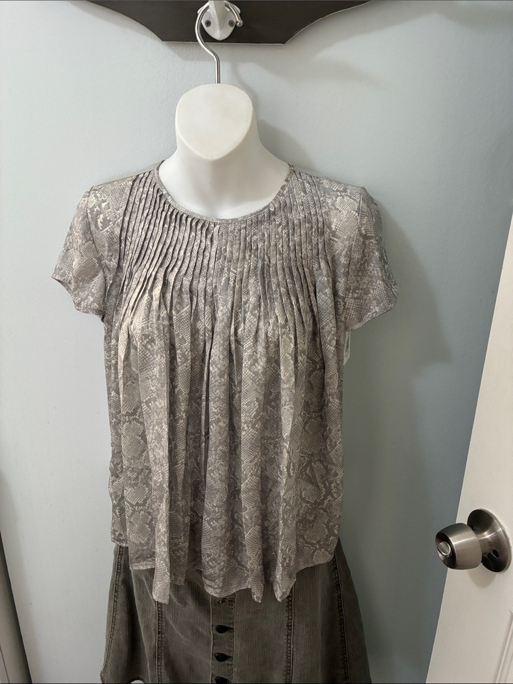 Dolan Gray Snake-Print Pleated Short-Sleeve Blouse